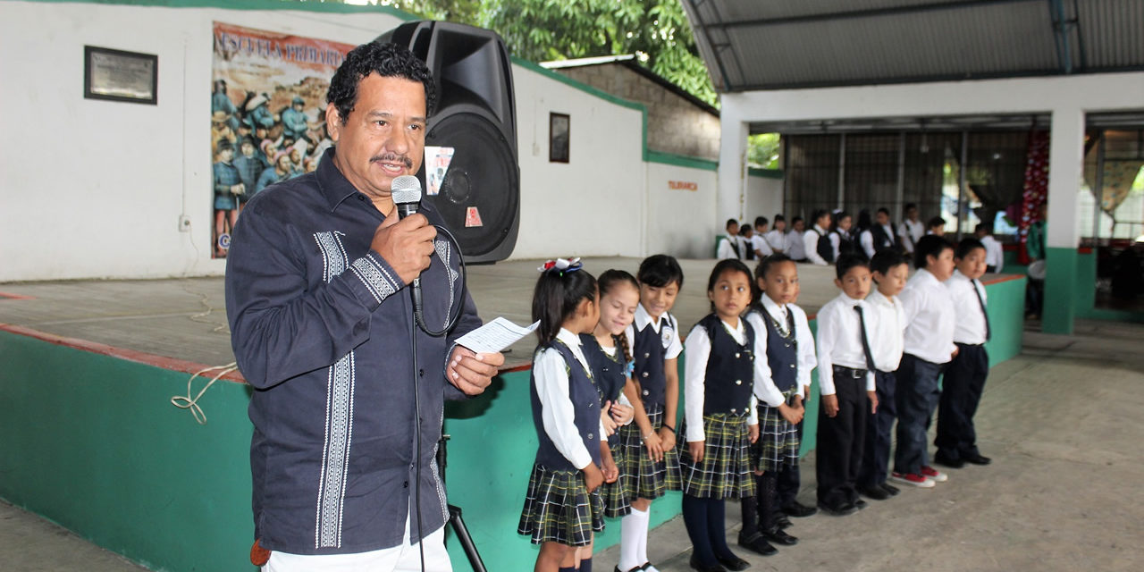 Reconoce síndico labor de la Primaria “5 de Mayo”