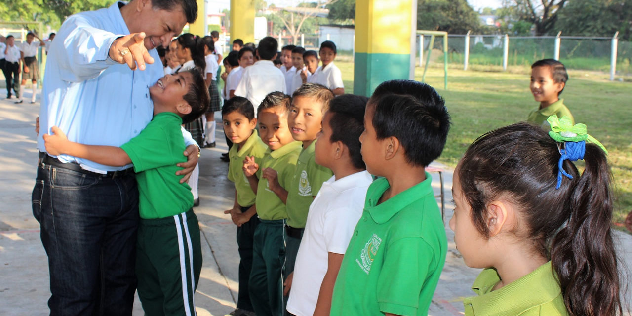 Educación, prioritaria para el Profe Chano