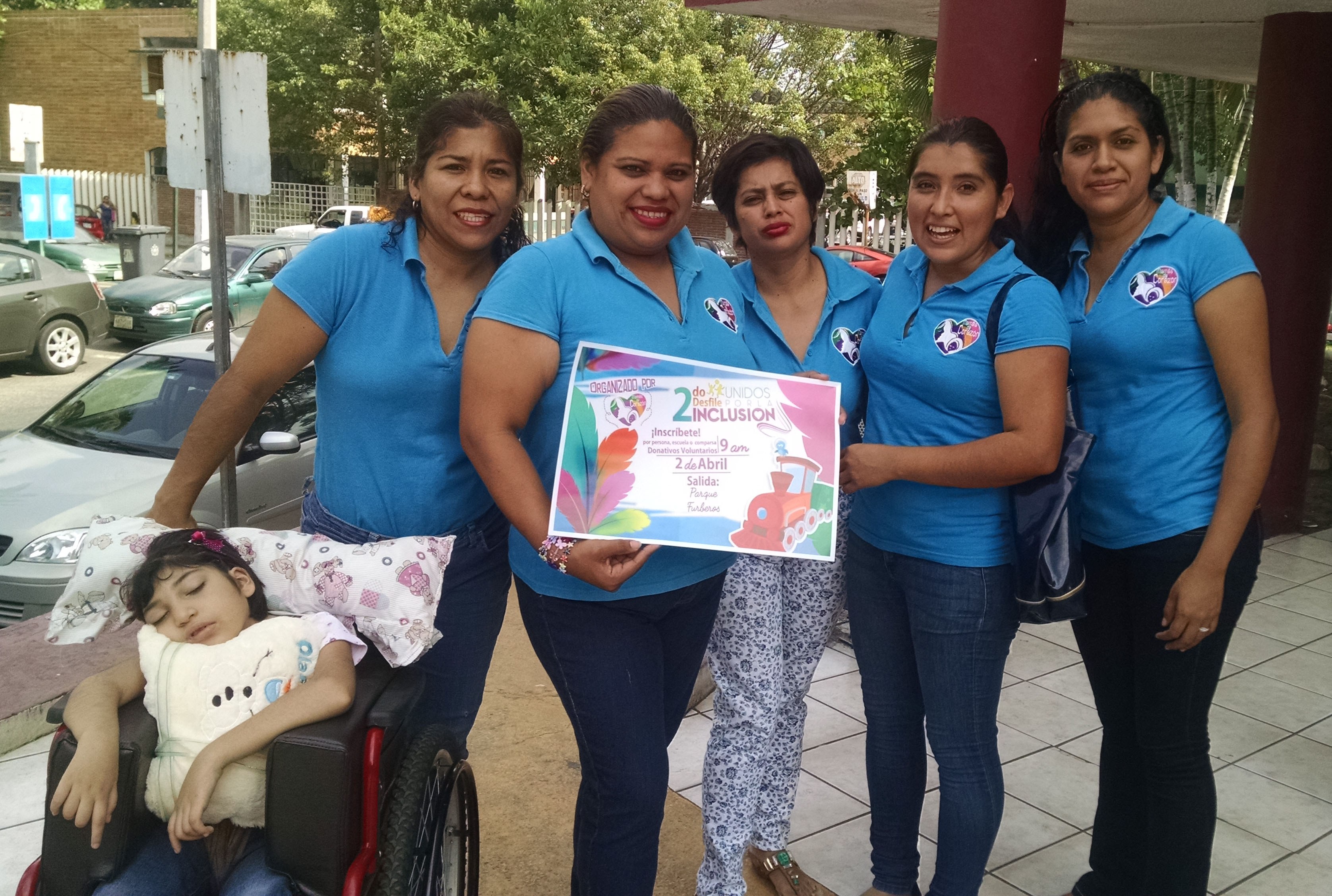 Mujeres promueven inclusión a través de una marcha