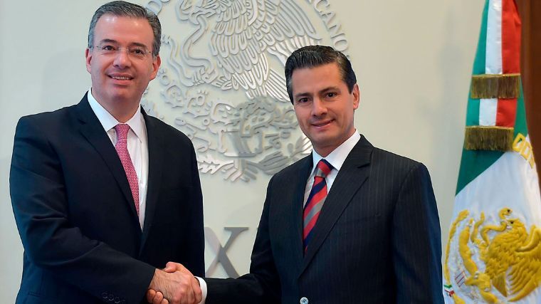 Nombran a Alejandro Díaz de León Carrillo gobernador del Banco de México.