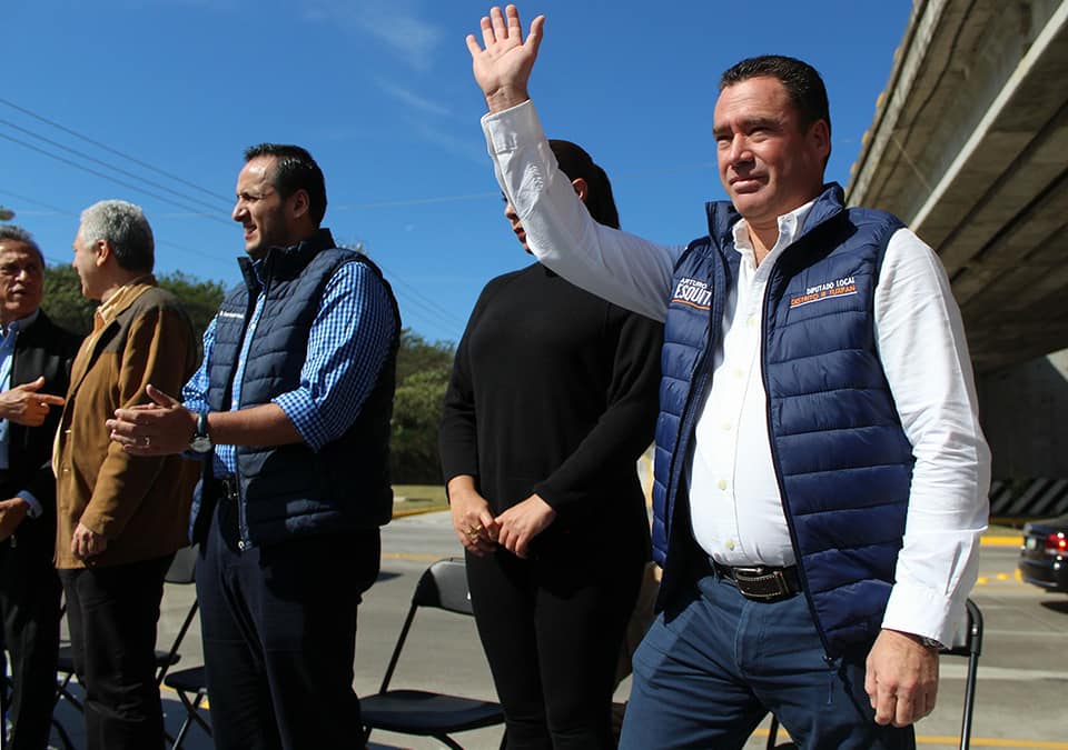 El Diputado Arturo Esquitín Acompañó al Gobernador Miguel Ángel Yunes Linares a la Inauguración de un paso a desnivel en el Municipio de Emiliano Zapata:Tuxpan