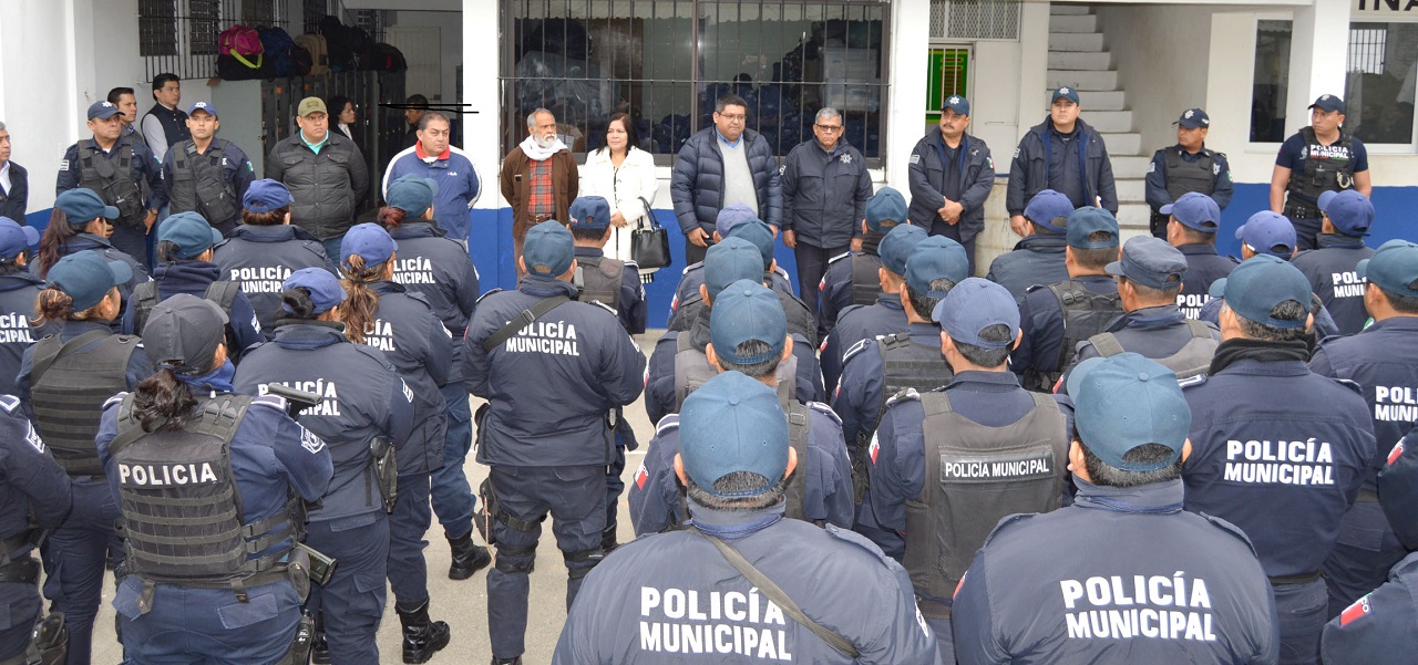 Toño Aguilar pide más compromiso a elementos policiacos: Tuxpan