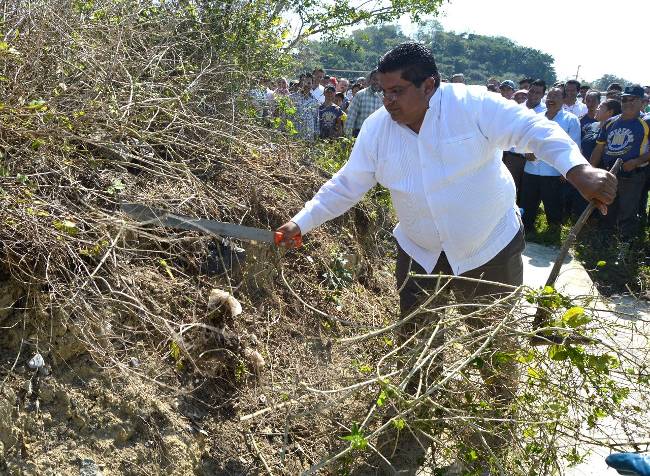 Más de 20 espacios públicos serán rehabilitados por la presente administración municipal: Tuxpan