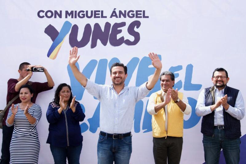 El precandidato del PAN y PRD a la gubernatura de Veracruz, Miguel Ángel Yunes Márquez, visitó a la militancia de San Juan Evangelista y Sayula de Alemán: Regional