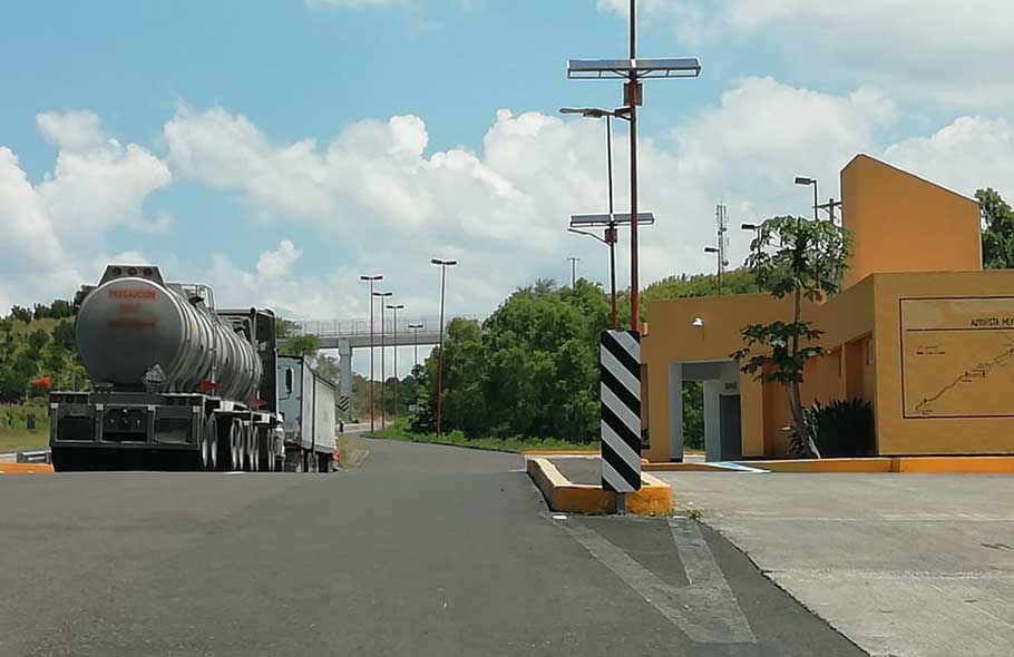 Banda comete plagios exprés en los baños de la caseta a Tuxpan