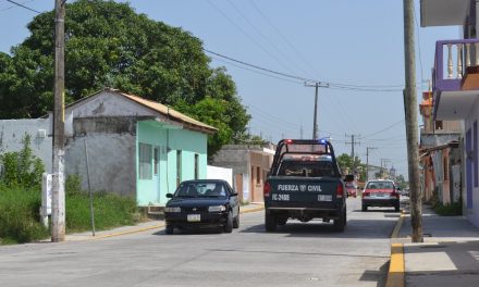 Peligroso poste en calle Miguel Hidalgo