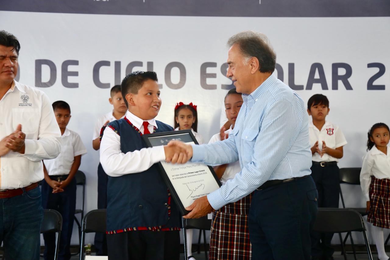 2 millones 350 mil estudiantes regresan a clases en Veracruz: Gobernador Yunes