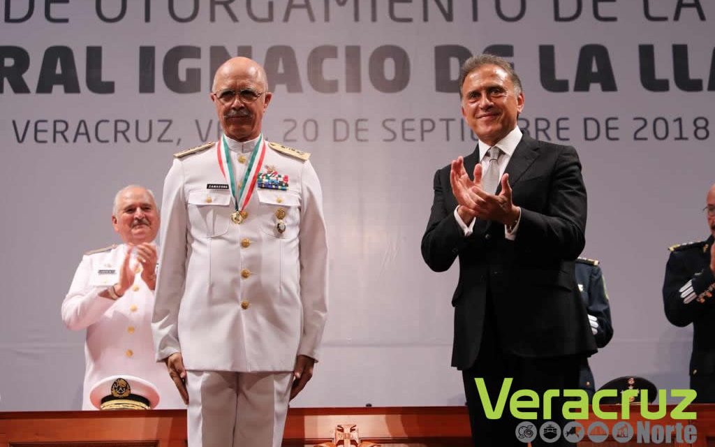 Discurso del Gobernador Miguel Ángel Yunes Linares en la entrega de la Medalla «Ignacio de la Llave» al General Juan Manuel Rico Gámez y al Almirante Fernando Arturo Castañón Zamacona