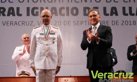 Discurso del Gobernador Miguel Ángel Yunes Linares en la entrega de la Medalla «Ignacio de la Llave» al General Juan Manuel Rico Gámez y al Almirante Fernando Arturo Castañón Zamacona