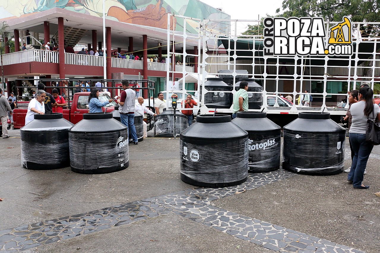 Reducir y erradicar la pobreza, obligación de los gobiernos: Velázquez