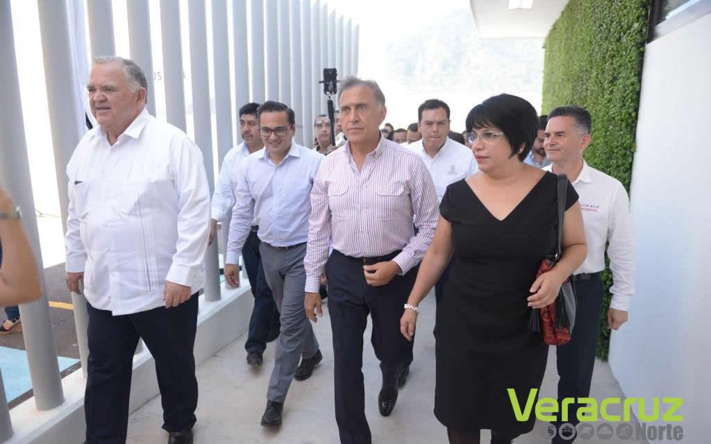 Inicia el Gobernador Yunes entrega de 6 Centros Integrales de Justicia en el norte, centro y sur del estado