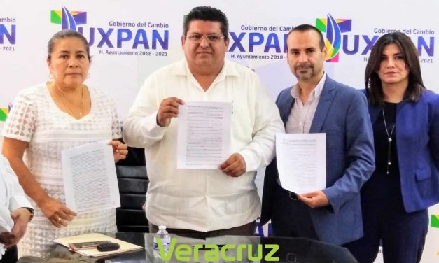 Ayuntamiento de Tuxpan, firma contrato con BANSÍ S.A. para Refinanciamiento de la Deuda Pública municipal