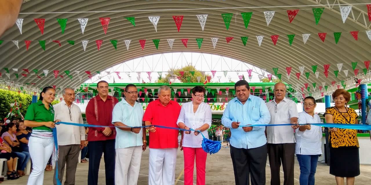 Toño Aguilar inaugura domo en la secundaria José Vasconcelos