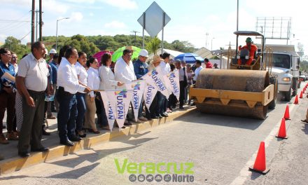 Alcalde da banderazo a reencarpetado asfáltico, entronque UV a Valle Alto
