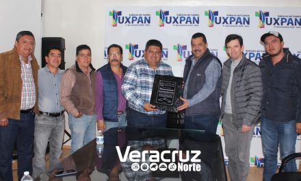 Comité de feria entrega reconocimiento a Toño Aguilar por su gran apoyo a la EXPO Tuxpan 2018