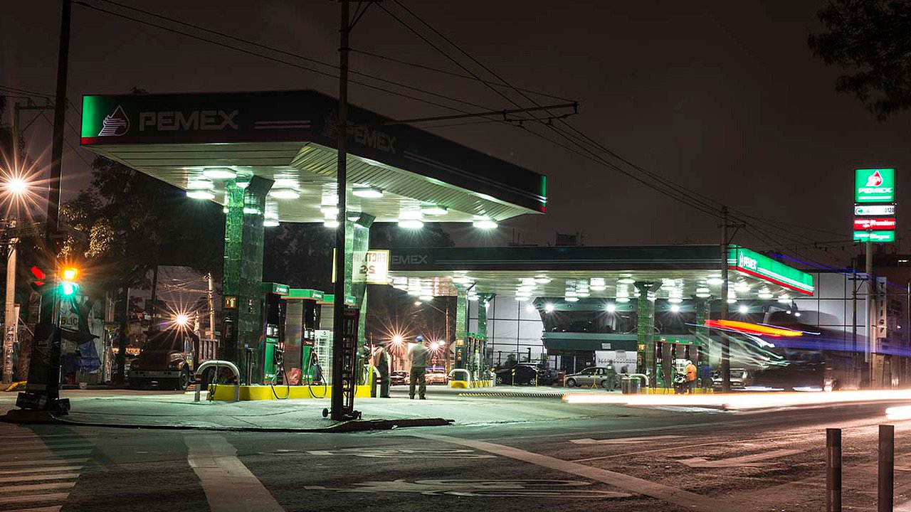 Pemex atiende retraso en la distribución de combustible