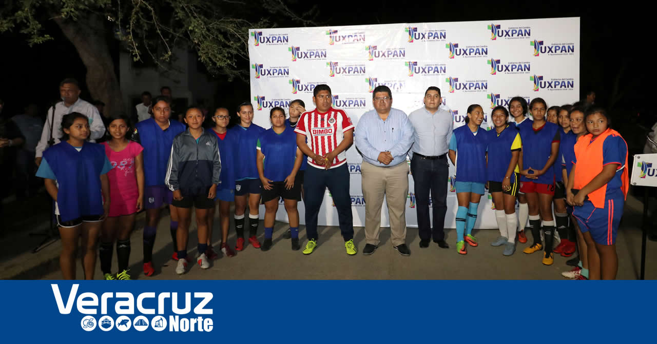 Campo de la Ochoa estrenó nuevo sistema de alumbrado