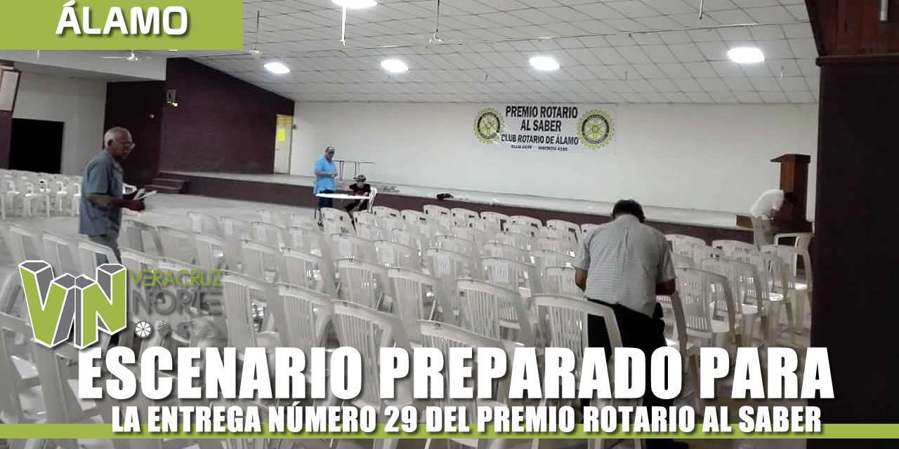 ESCENARIO PREPARADO PARA LA ENTREGA DEL PREMIO ROTARIO