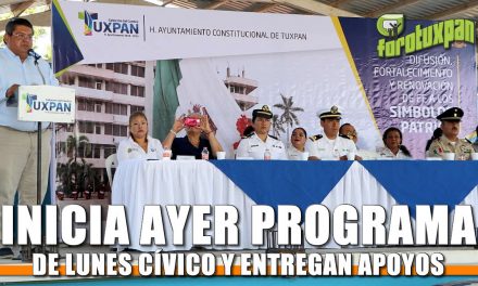 Inicia programa de Lunes Cívico y entregan apoyos