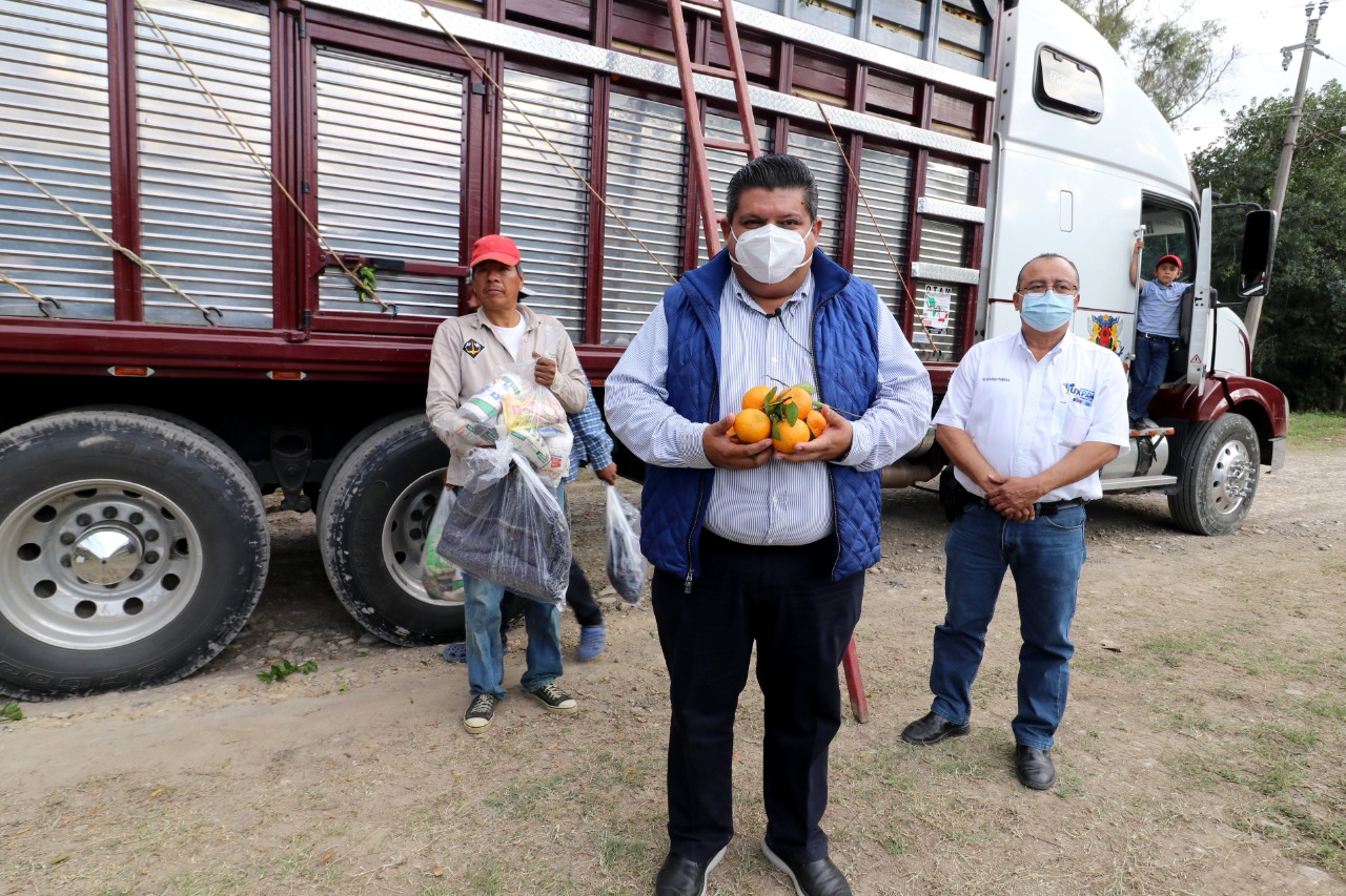 EL GOBIERNO DE TUXPAN BENEFICIA A CITRICULTORES GESTIONANDO MEJORES PRECIOS