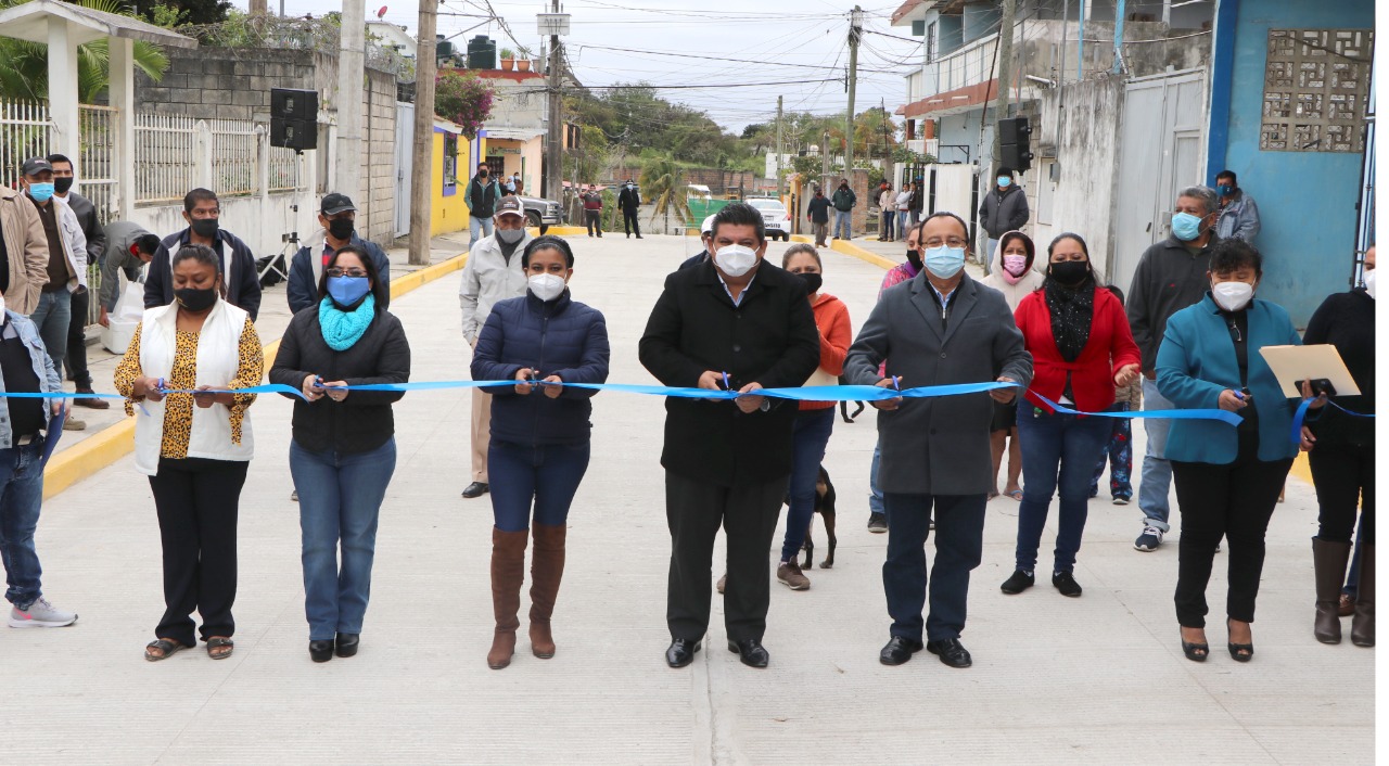 GOBIERNO DE TUXPAN CUMPLE CON OBRA DE PAVIMENTACIÓN Y NUEVO ACCESO A LA COLONIA EL ESFUERZO