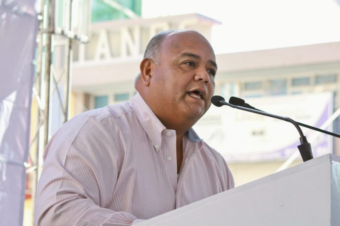 BOLA-8 CRITICA «MURO» DE AMLO