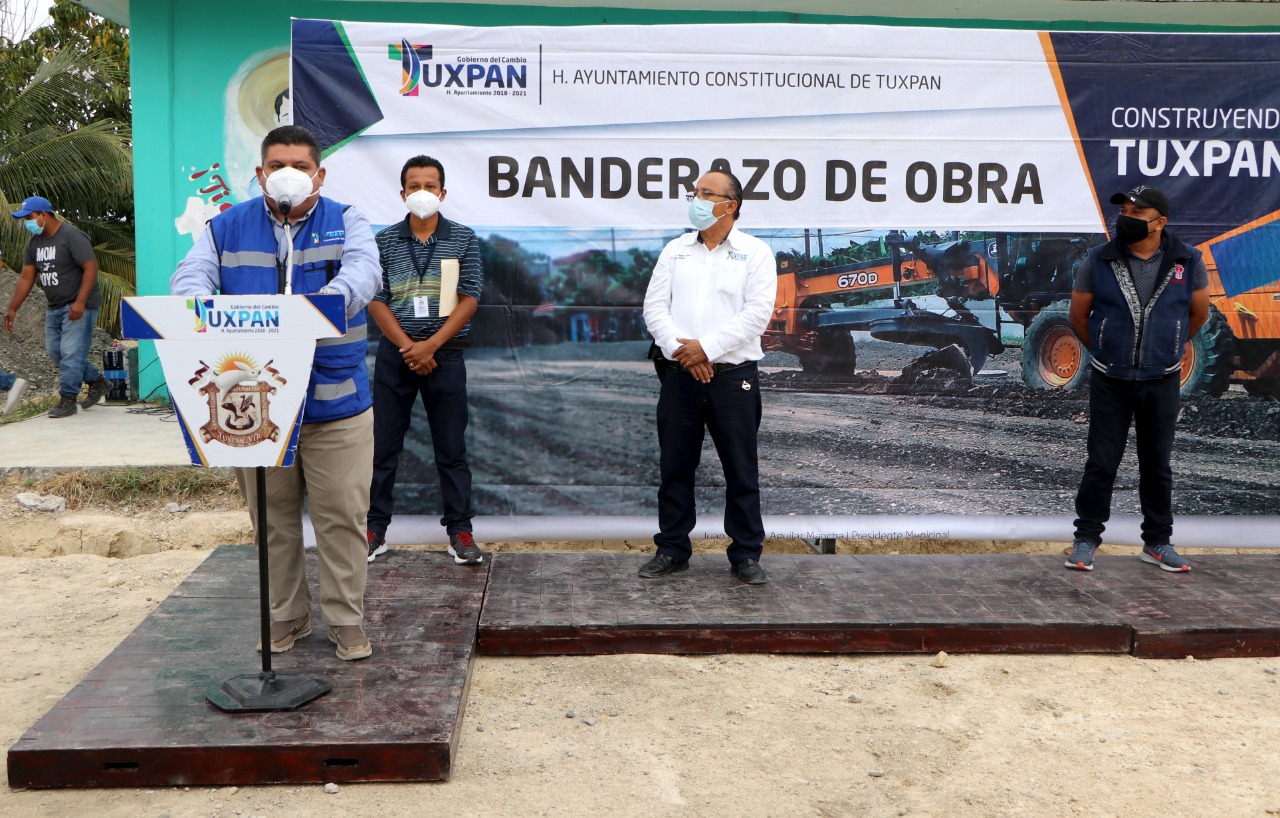 TOÑO AGUILAR DIO EL BANDERAZO PARA LA CONSTRUCCIÓN DEL DOMO Y EL AUDITORIO DE USOS MÚLTIPLES EN LA COMUNIDAD DE BOCA DEL MONTE