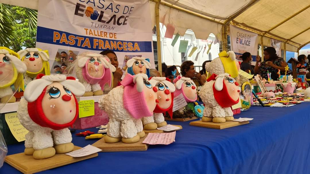 MUJERES QUE TAMBIÉN HACEN EL CAMBIO