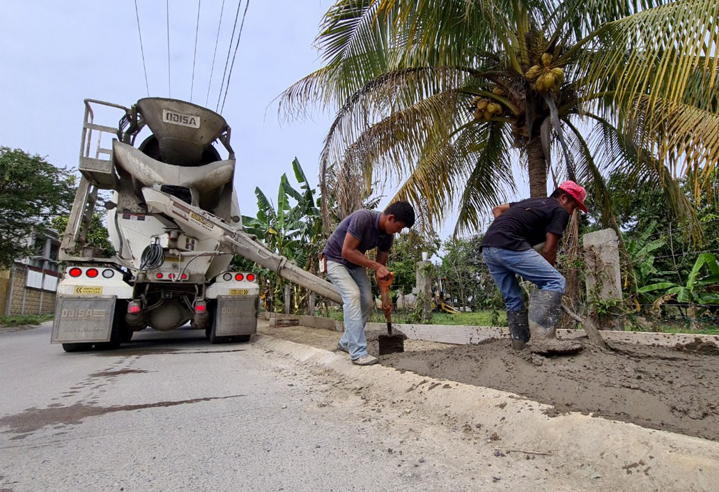 AVANZA OBRA DE BANQUETAS EN UN 60 POR CIENTO