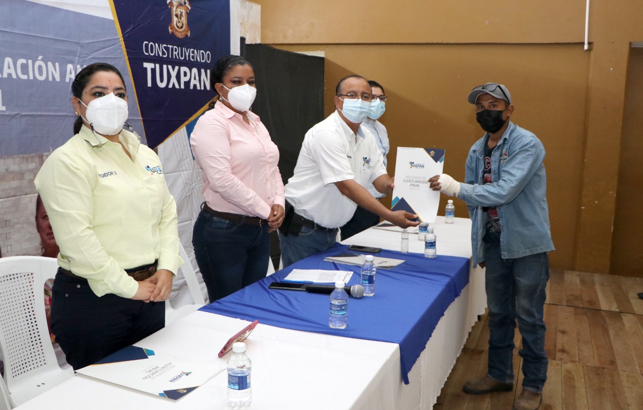 TOÑO AGUILAR DA CERTEZA JURIDICA A MÁS FAMILIAS