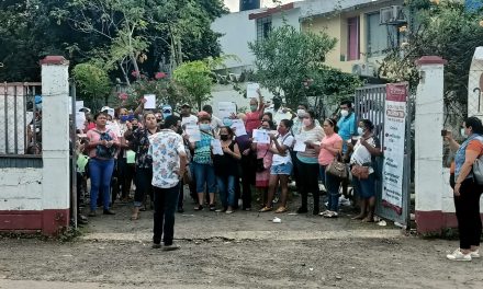 ALAMO: Protestan en Oficinas del Bienestar en Tuxpan