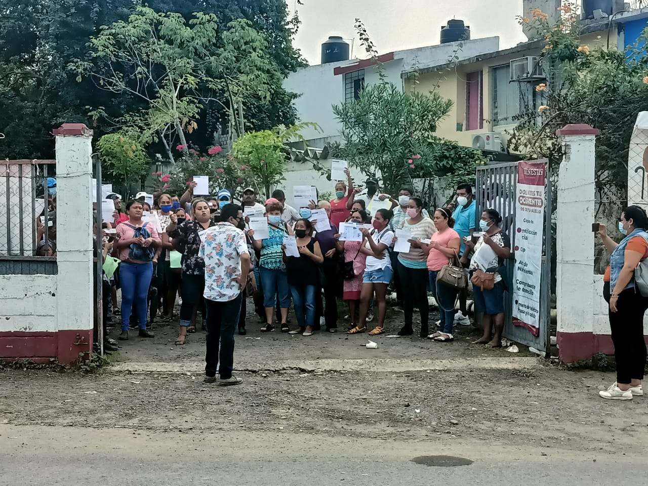 ALAMO: Protestan en Oficinas del Bienestar en Tuxpan
