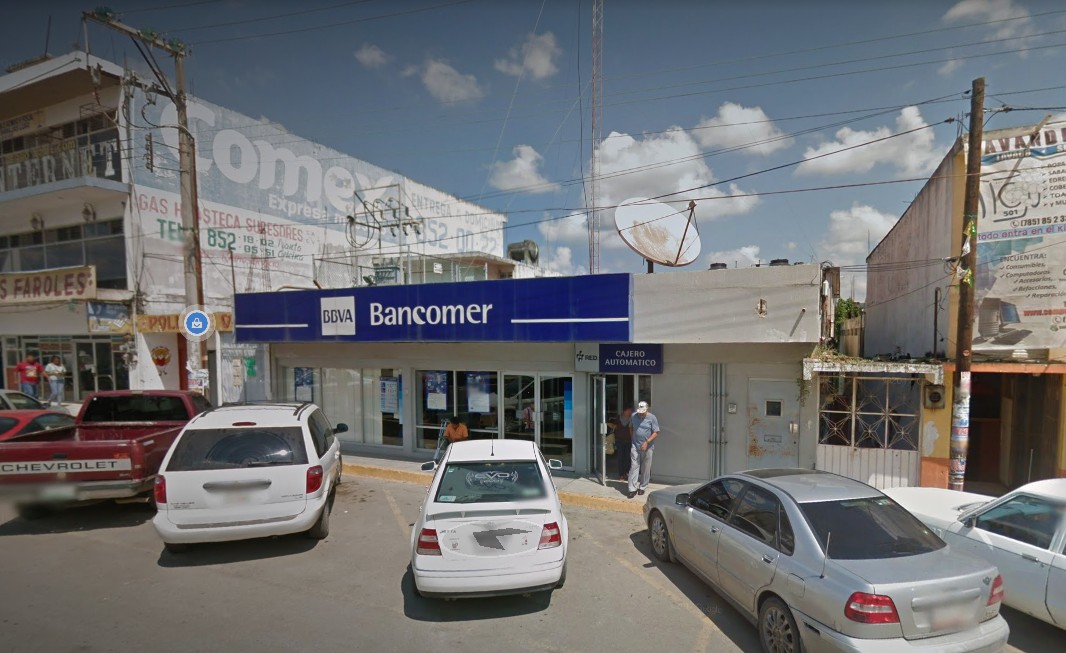 SE VA BANCOMER DE CERRO AZUL