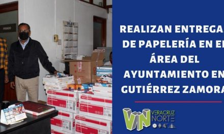 REALIZAN ENTREGAS DE PAPELERÍA EN EL ÁREA DEL AYUNTAMIENTO EN GUTIÉRREZ ZAMORA
