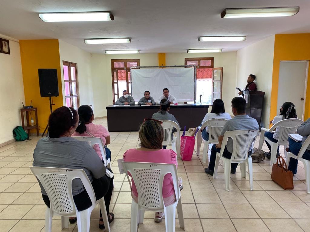 Ozuluama: Información a personal del Ayuntamiento sobre los trabajos que se realizarán para la atención ciudadana