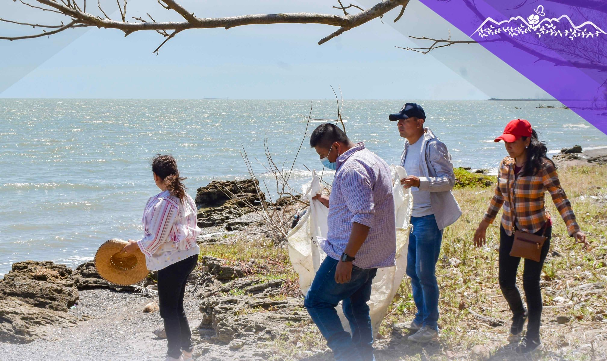 Tamalin: Faena de limpieza en la playa de la zona costera de Las Piedras