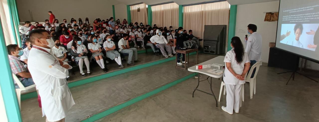 Álamo: Talleres sobre la salud reproductiva