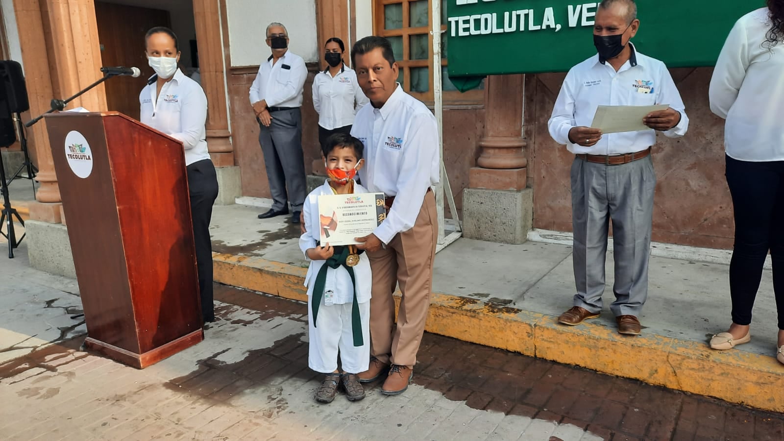 Tecolutla: Entrega de reconocimientos a los alumnos de Karate de la Casa de la Cultura