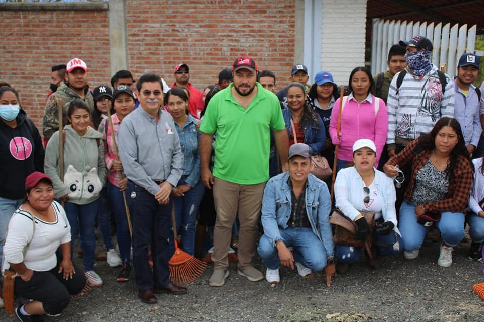 Ozuluama: Cada vez se suman más personas a la jornada de limpieza en las calles