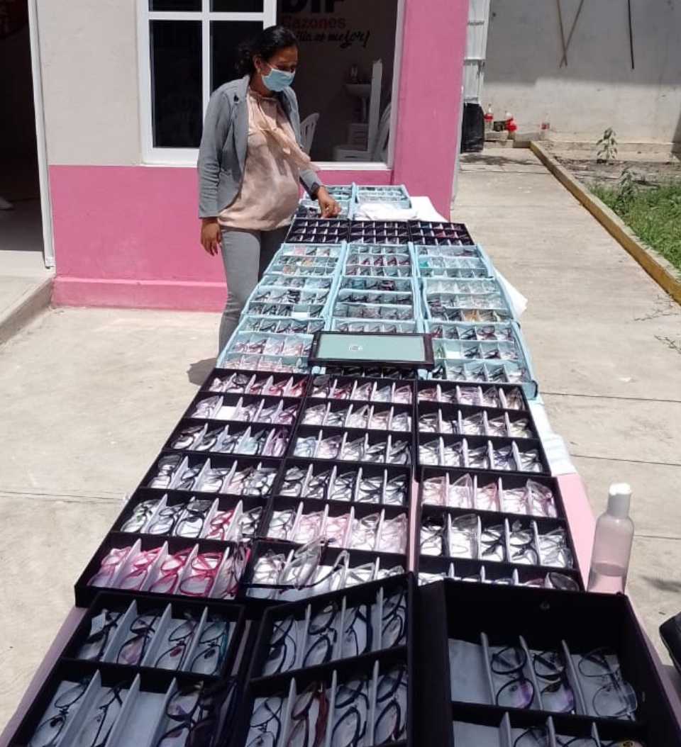 Cazones: Concluye exitosamente la campaña de salud visual «Viendo por ti»
