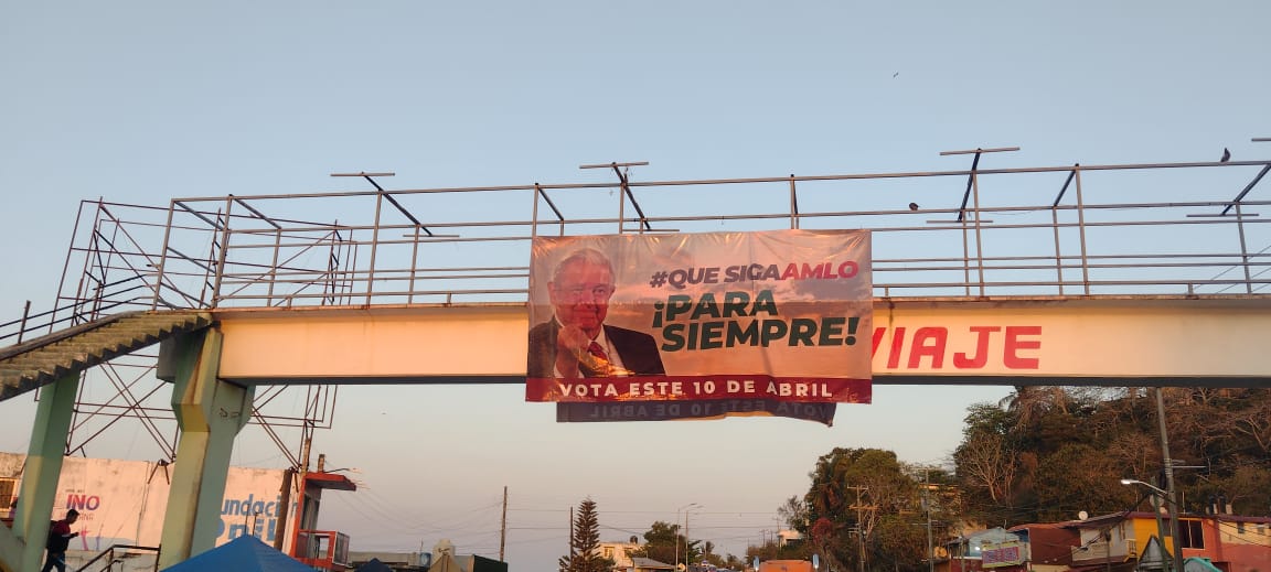 Al estilo de Chávez y Maduro, en Veracruz piden que AMLO siga para siempre