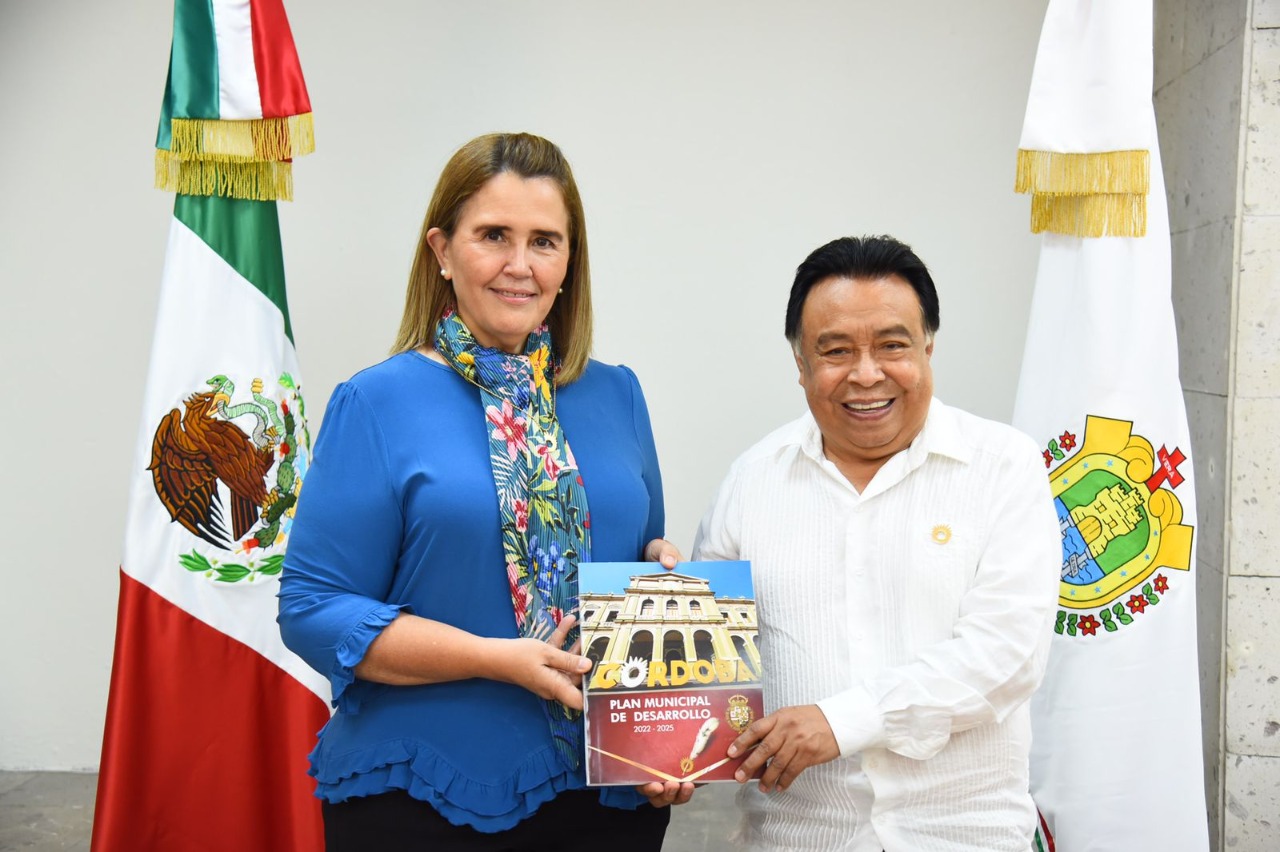 Recibe Presidente del Congreso Plan Municipal de Desarrollo de Córdoba