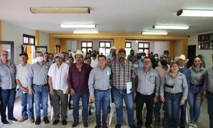 Ozuluama: Reunión con agentes y subagentes municipales para taller de administración en su comunidad