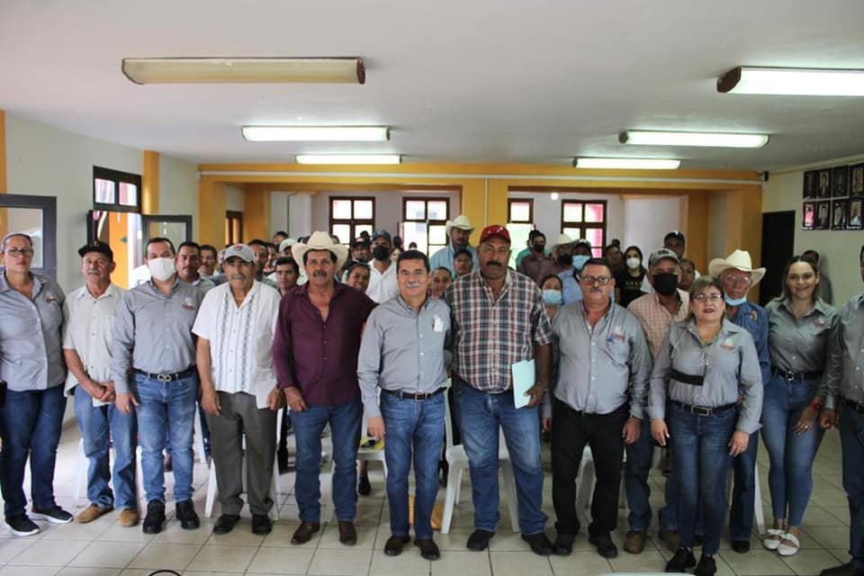 Ozuluama: Reunión con agentes y subagentes municipales para taller de administración en su comunidad