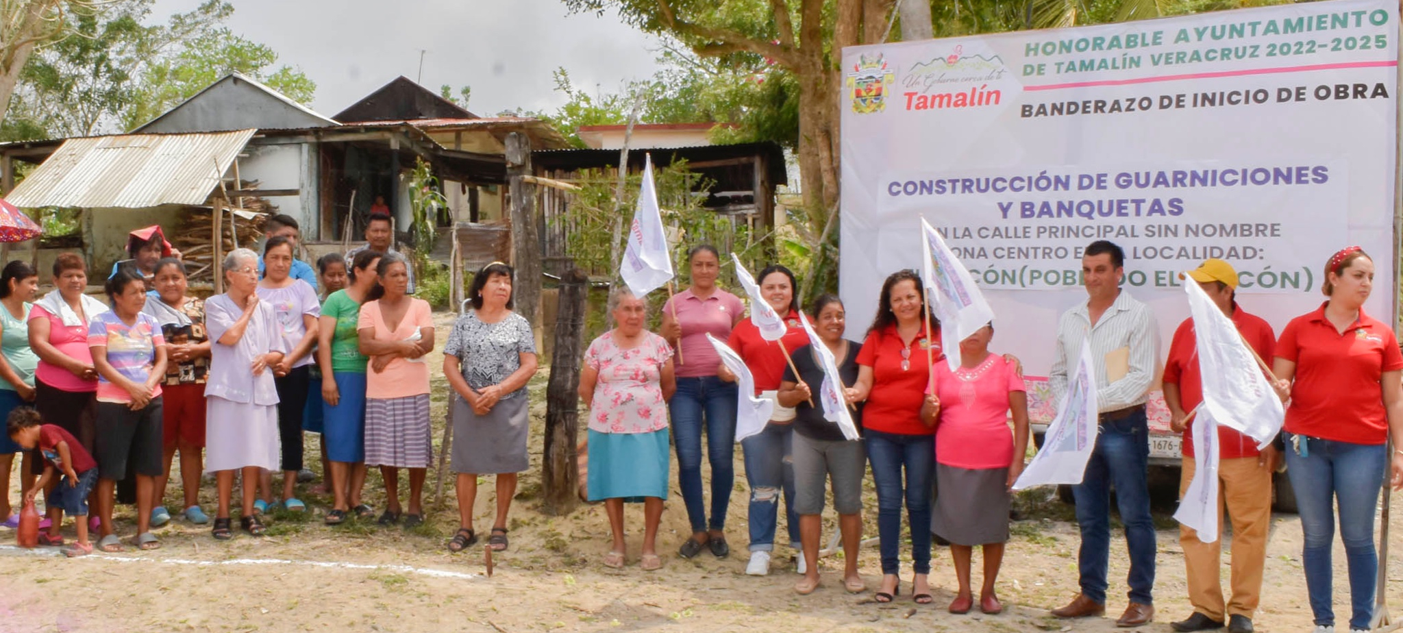 Tamalín: Banderazo a construcción de guarniciones y banquetas en la localidad El Rincón