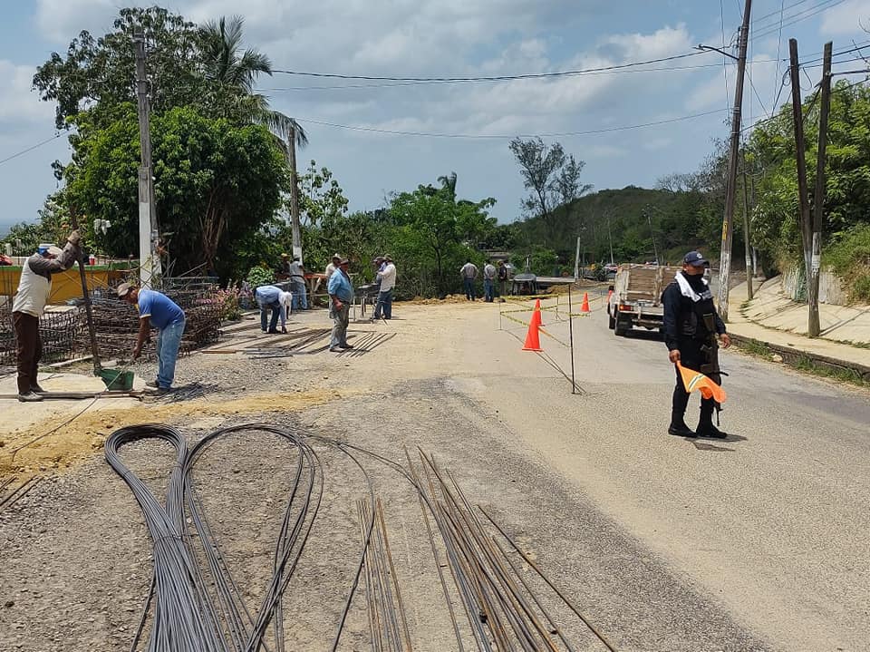 Ozuluama: Rehabilitación en el boulevard Sara García Iglesias