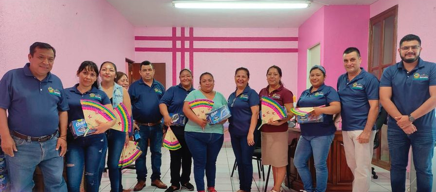 Alcaldesa felicita a las mamás del H. Ayuntamiento de Tamalín