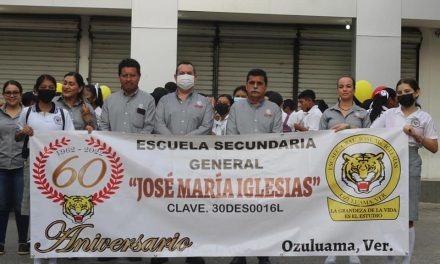 Ozuluama: Desfile del 60 aniversario de la Escuela Secundaria General «José María Iglesias»