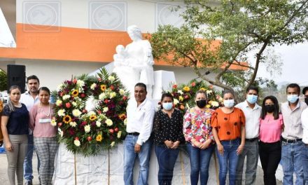 Ayuntamiento de Tantoyuca reconoce a todas las mamás en su día