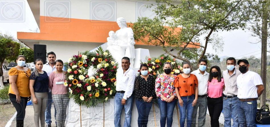 Ayuntamiento de Tantoyuca reconoce a todas las mamás en su día